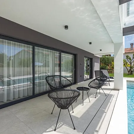 Seaside Bamboo - Villa