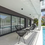 Seaside Bamboo - Villa