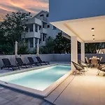 Seaside Bamboo - Villa